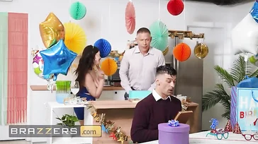 I fuck my boyfriend's dad on his birthday: I have no choice