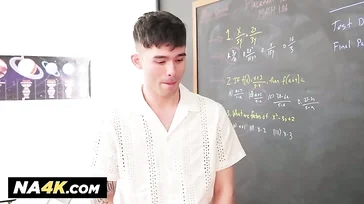 A professora é gostosa e seduz o aluno com sua bucetinha deliciosa..!!!